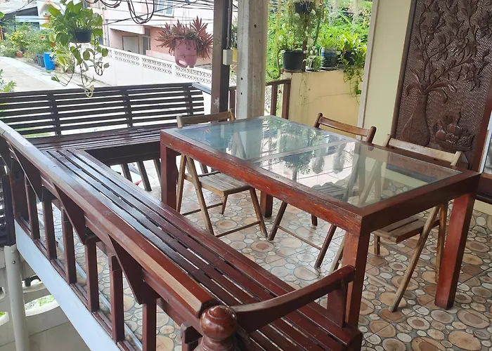 J Place 204 With Fan Free Wifi, Near Skytrain Apartment *